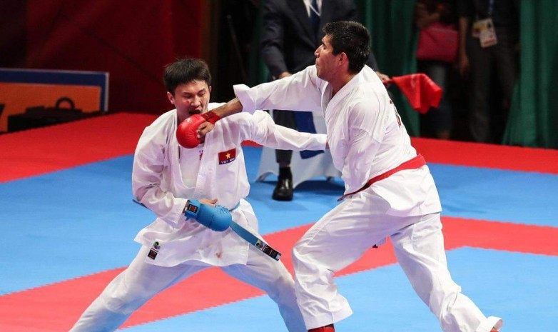 Каратэден Қазақстан командасы әлем үздіктерімен бірге жаттығып жатыр