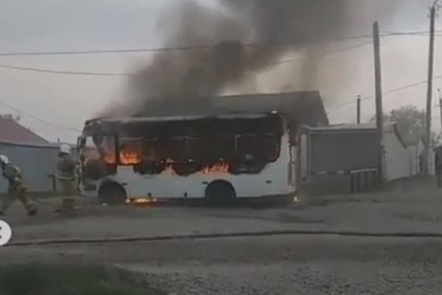Петропавлда 3 автобус жанып кетті