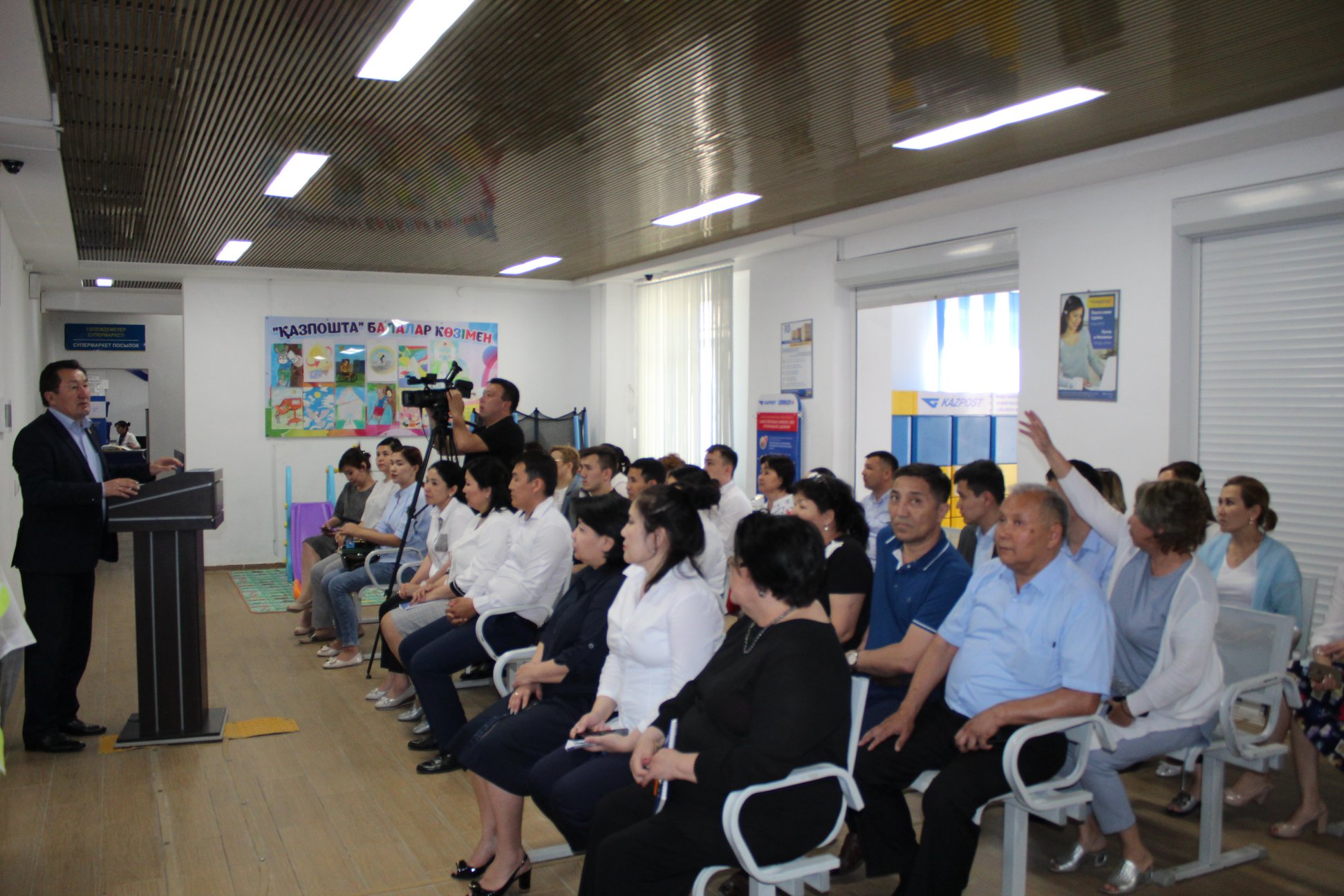 Сенімді өкіл сайлаушылармен кездесті