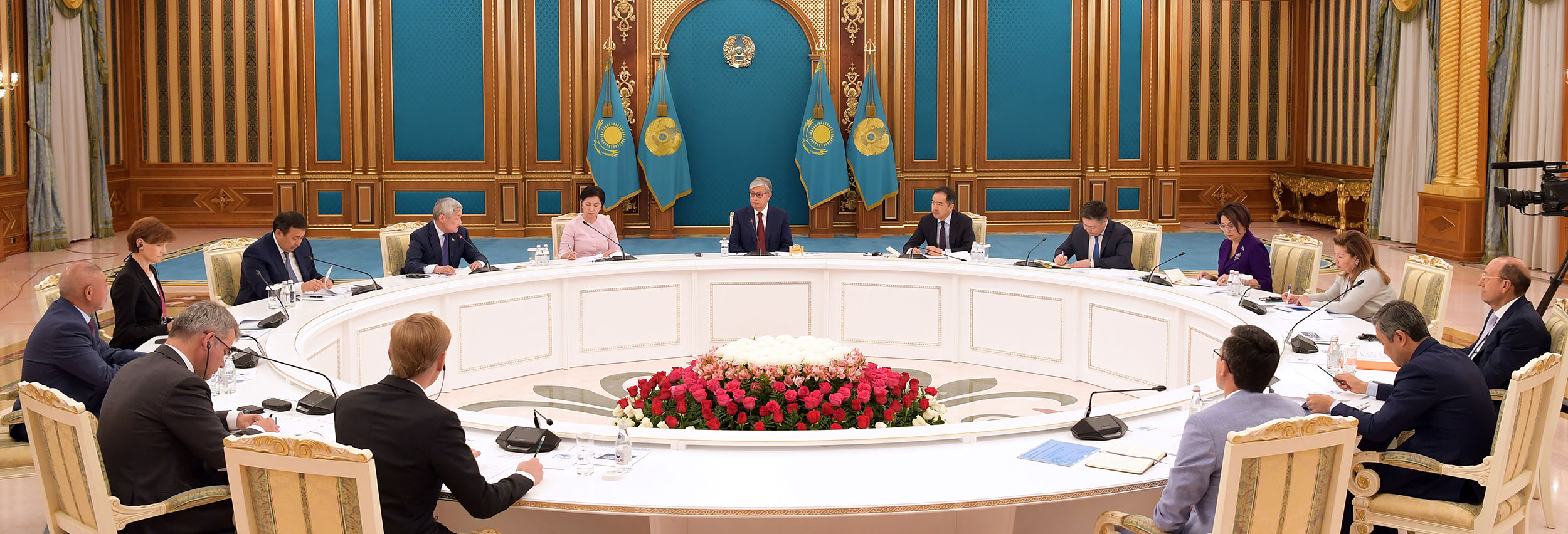 Қасым-Жомарт Тоқаев еңбек және жұмыспен қамту мәселелері бойынша жиын өткізді