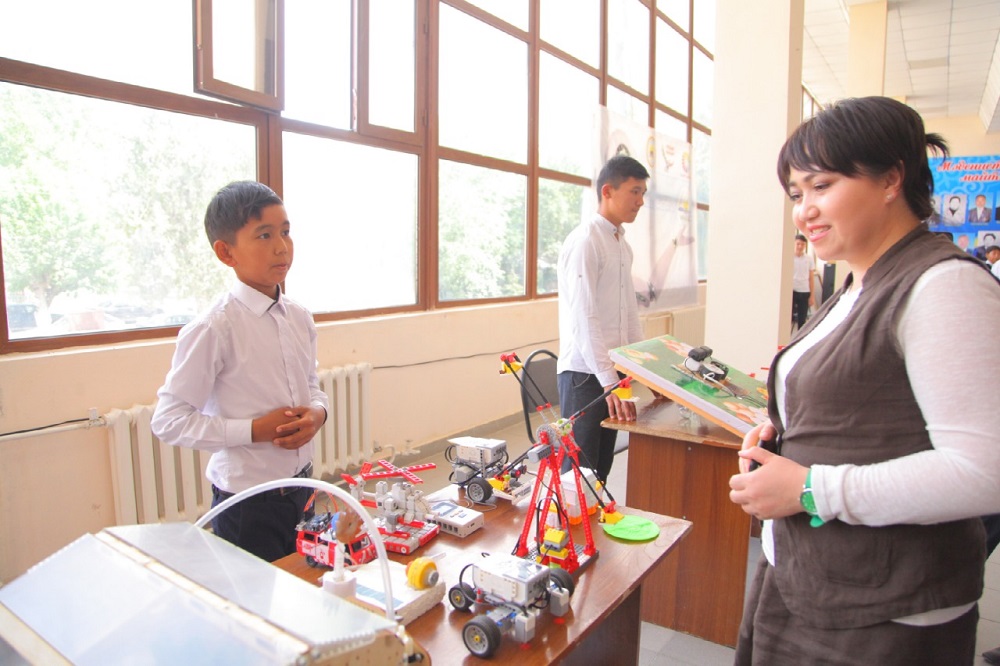 Түркістан: жас өнертапқыштар танымал қаламгерлерді таңғалдырды