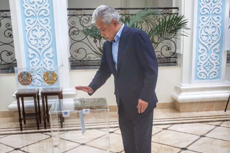 Иманғали Тасмағамбетов Президент сайлауында дауыс берді