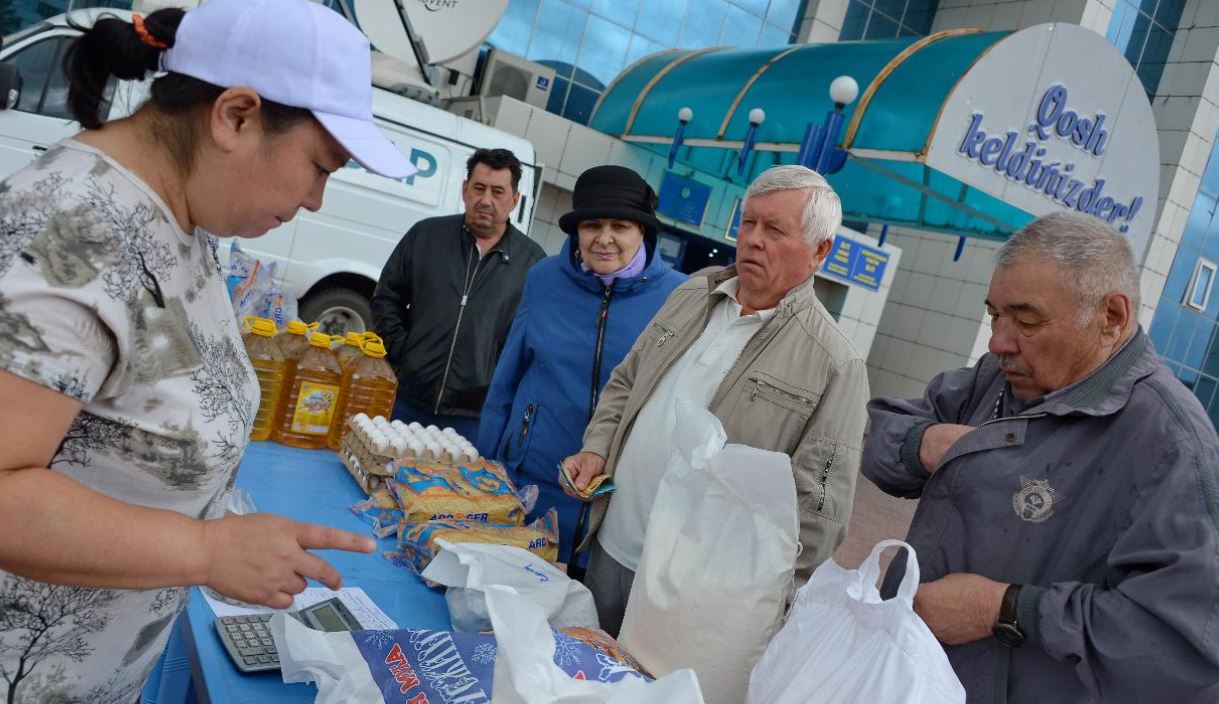 Павлодардағы №11 сайлау учаскесінде жәрмеңке өтуде