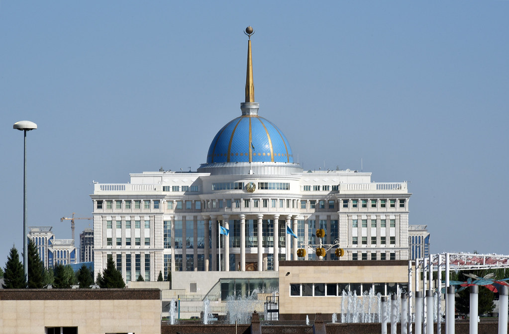 Президентке тікелей бағынатын және есеп беретін мемлекеттік органдардың басшылары өкілеттігін тоқтатты