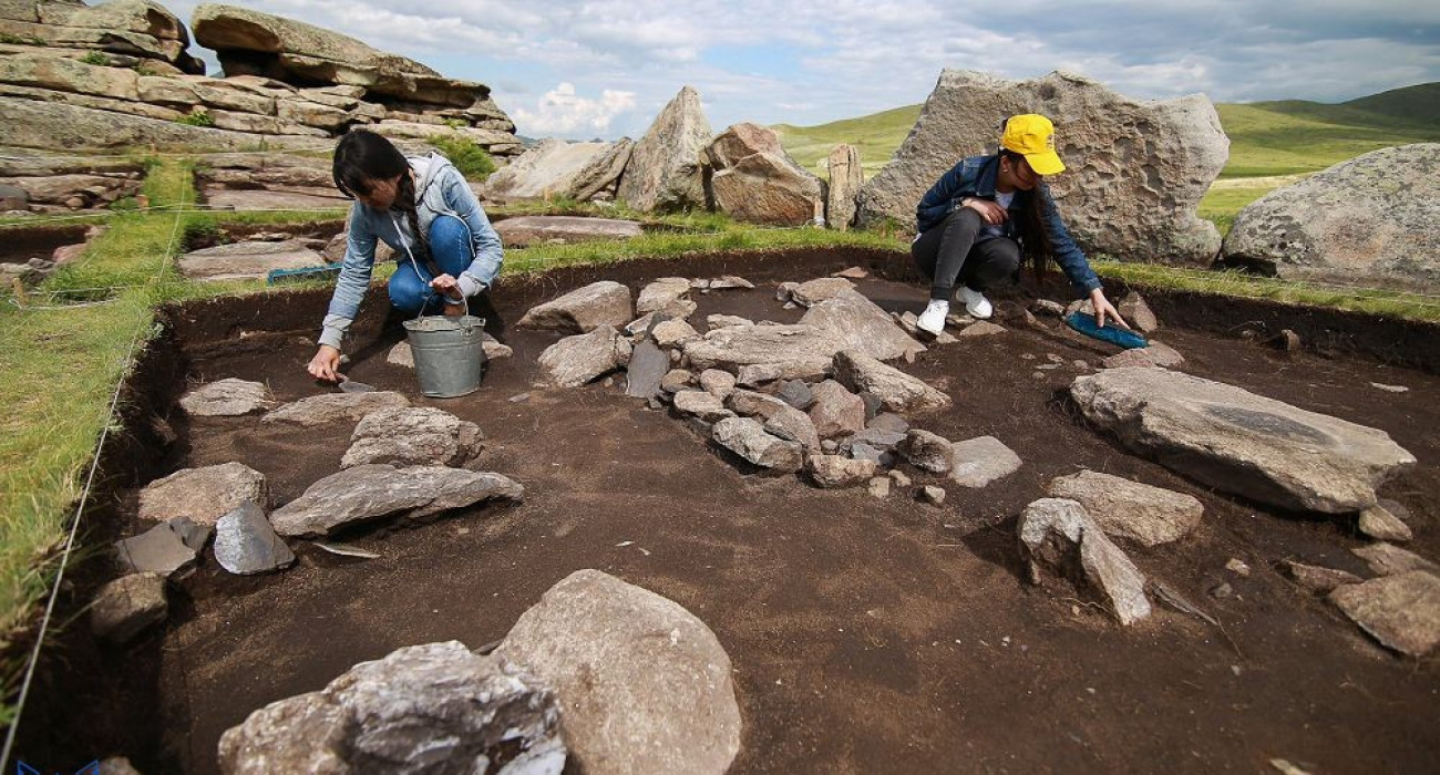 Қонақтардың бәрі қалыңдықты сиқырлайды