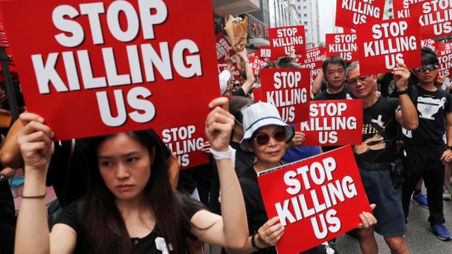 Гонконг басшысы халықтан кешірім сұрады