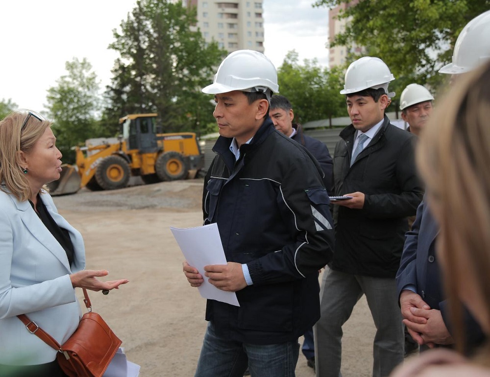 Елорда әкімі Алтай Көлгінов үлескерлік құрылыстың проблемалы нысандарын аралады