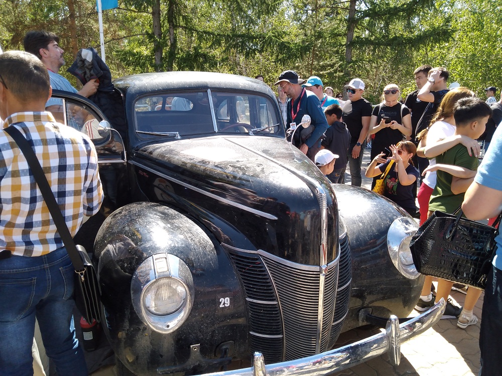 Қостанайға «Пекин - Париж – 2019» халықаралық ретро автомобильдер шеруіне қатысушылар тоқтады