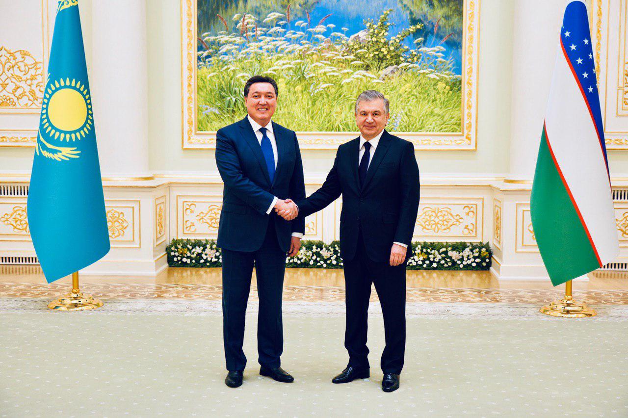 Асқар Мамин Өзбекстан Президенті Шавкат Мирзиеевпен кездесті