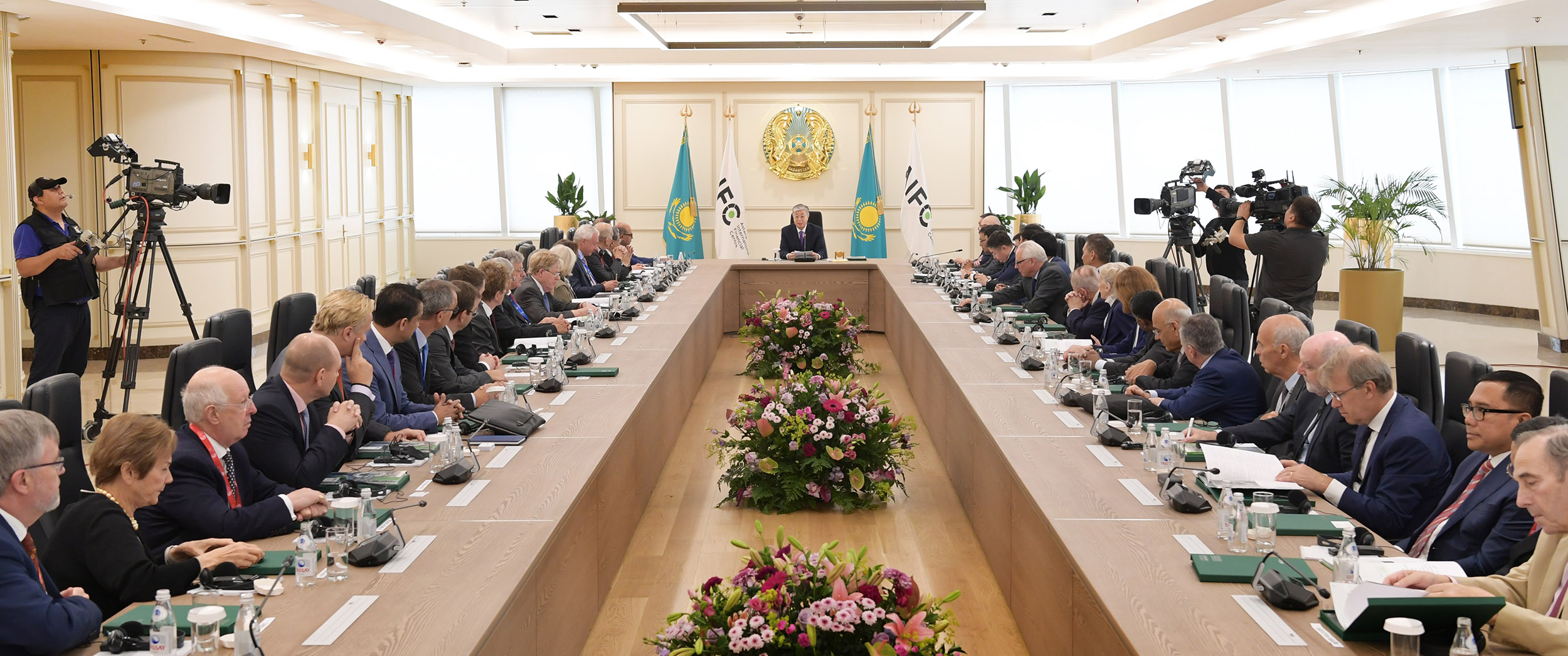 Президент «Астана» халықаралық қаржы орталығын басқару жөніндегі Кеңес отырысын өткізді