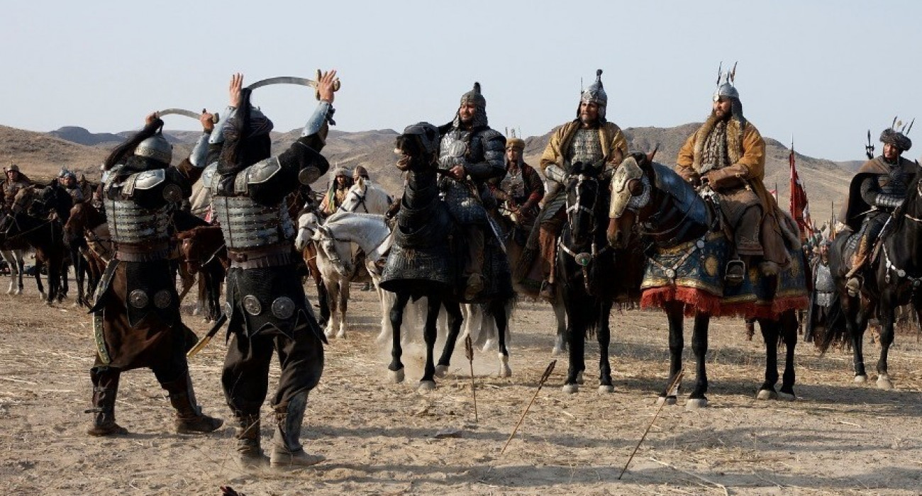 Шұлықтағы жалаңаш әйелдердің суреттері