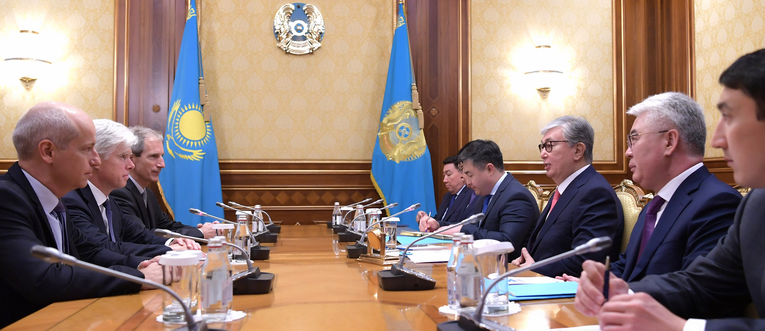 Мемлекет басшысы «Тоталь барлау және өндіру» компаниясының президенті Арно Брейякпен кездесті