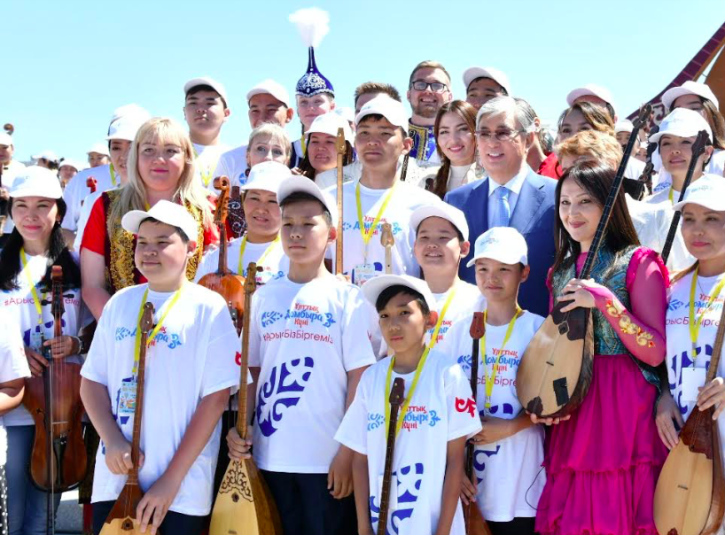 Мектепте домбыра үйрену сабағын енгізу қажет - Қ.Тоқаев