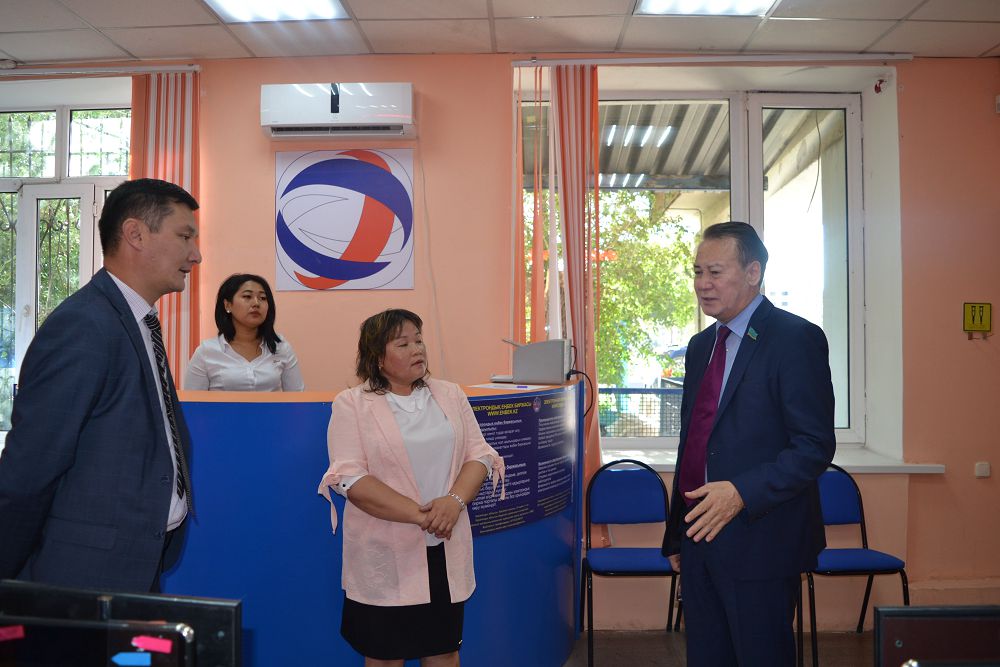 Сенатор Қаражалдағы жұмыспен қамту орталығының  жұмысымен танысты