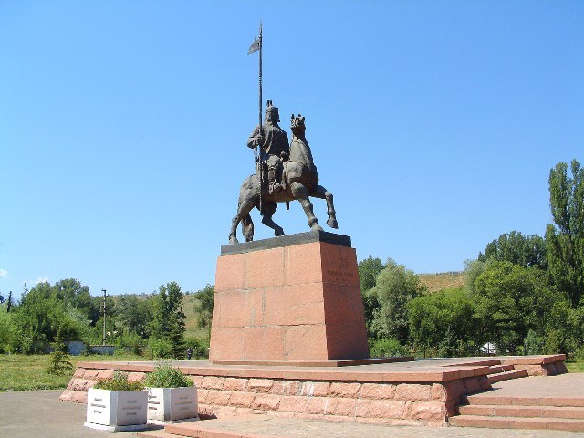 Ескерткіштер мен естеліктер