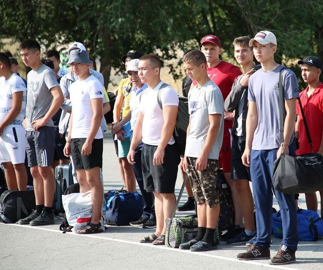 Үш жүзден астам қазақстандық әскери ұшқыш болуды армандайды