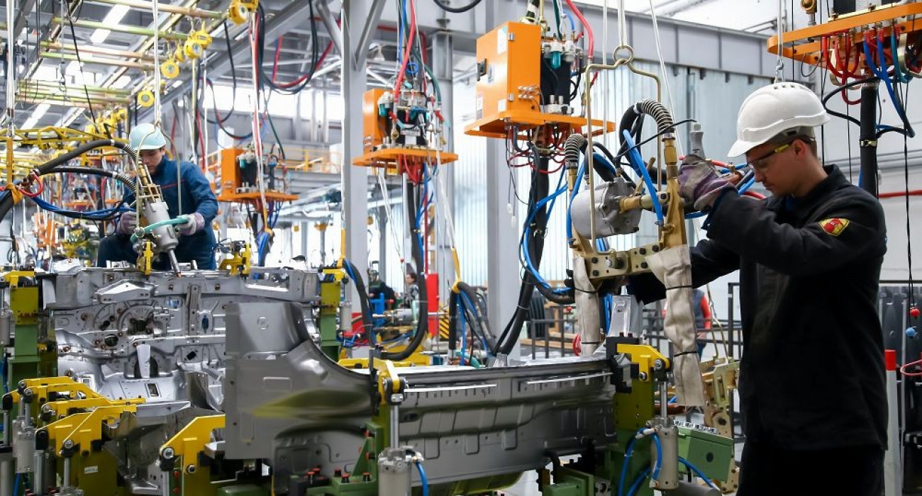 Банк қызметкерінің порносы Есектің орнына