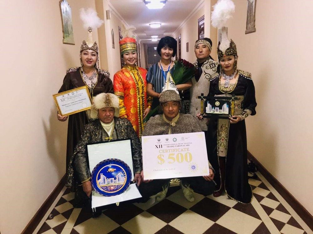 «Бабалар сазы» Ташкентте өнер көрсетті