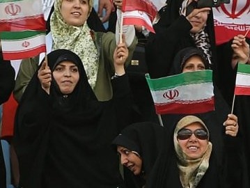 Иран әйелдердің футбол көруіне рұқсат береді