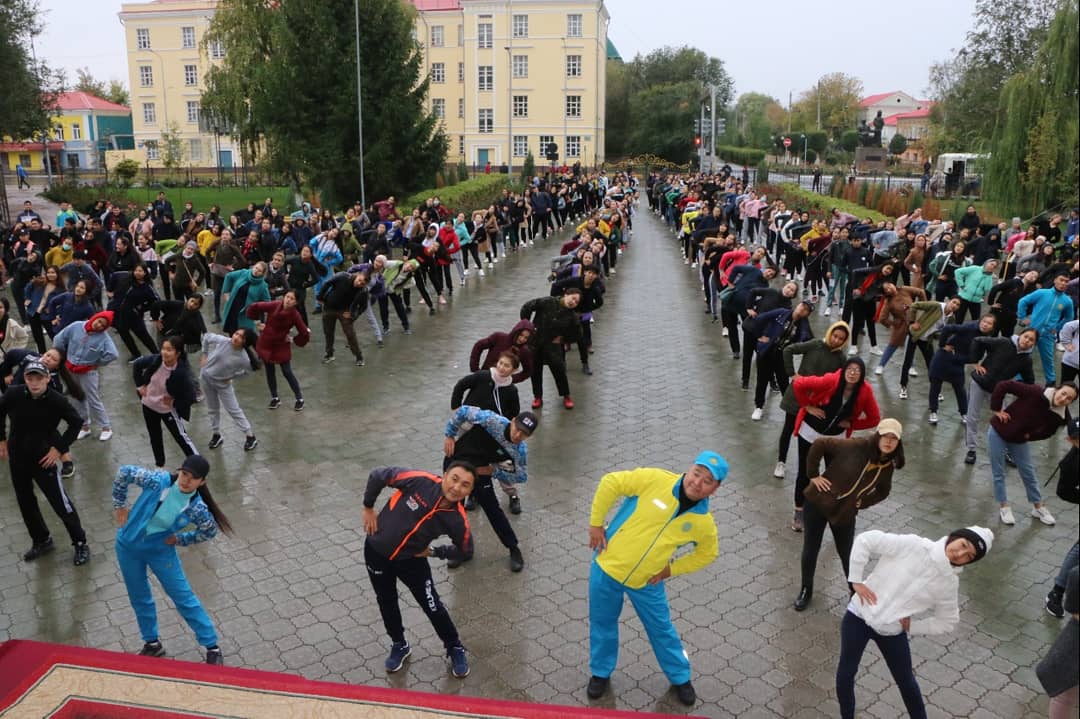 Махамбет университеті студенттері жаппай жаттығу жасады