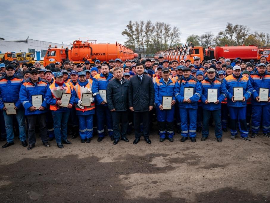 А.Көлгінов «Астана Тазалық» ЖШС жұмысшыларын құттықтады
