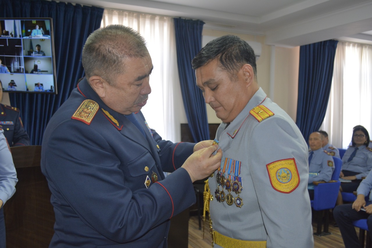 Түркістан: Президент Жарлығымен өрт сөндірушілер мен полицейлер марапатталды
