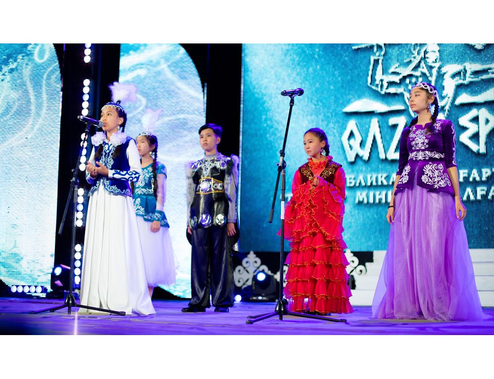 Батырлар жырын жатқа оқыды