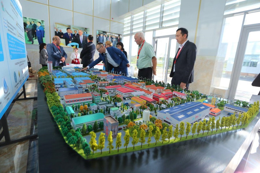 Қазақстандық ғалымдар мен бизнесмендер ең қуатты автотрансформаторды таныстырды