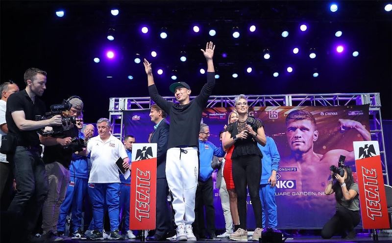 Головкин мен Деревянченко жекпе-жек алдында салмақтарын өлшеді