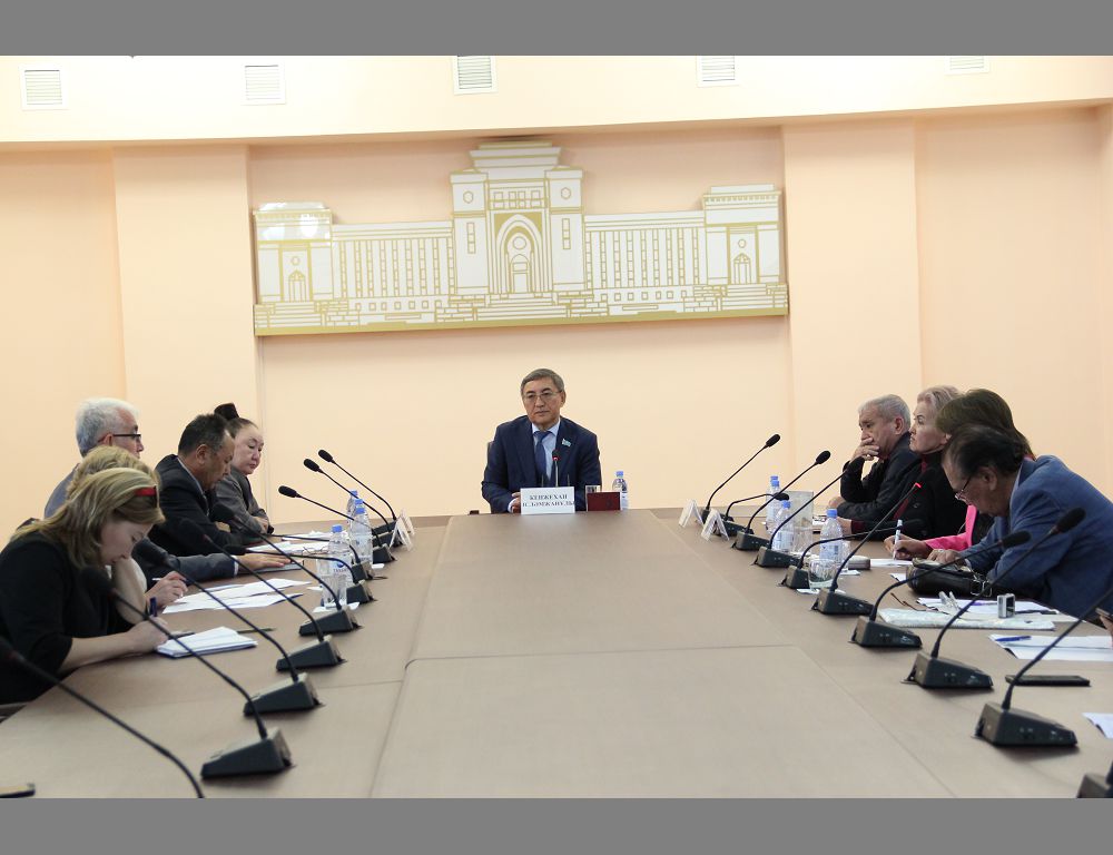 Қазақ әдебиетінің «Үш бәйтерегіне» арналған конференция өтті