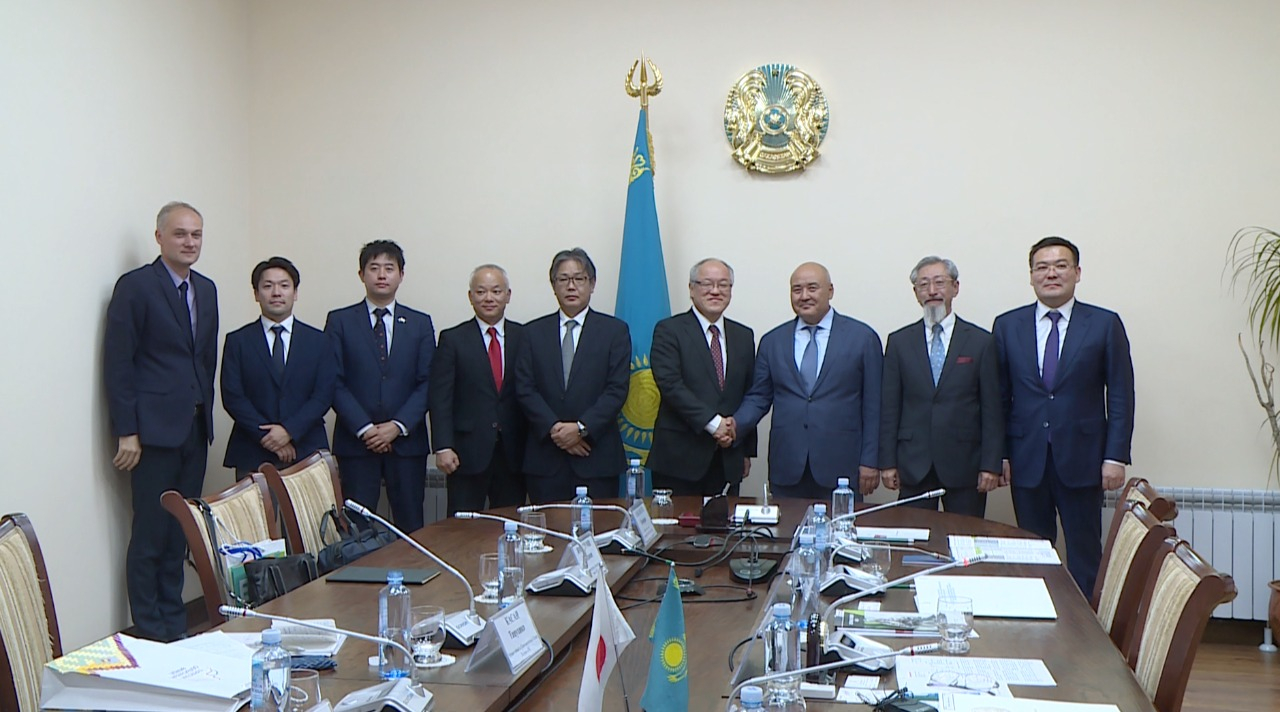 Өмірзақ Шөкеев Жапония Елшісі Тацухико Касаиды қабылдады