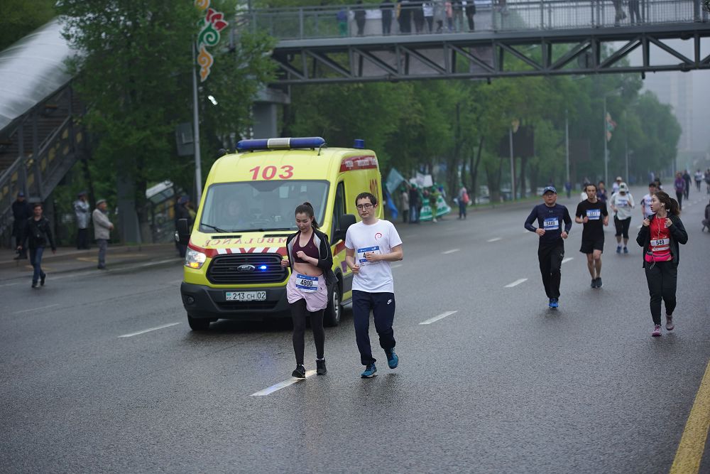 Алматы жартылай марафоны қарсаңында дәрігерлер кеңес береді