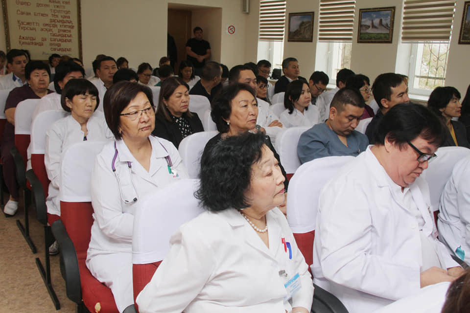 Бердібек Сапарбаев Ақтау емханаларын аралады