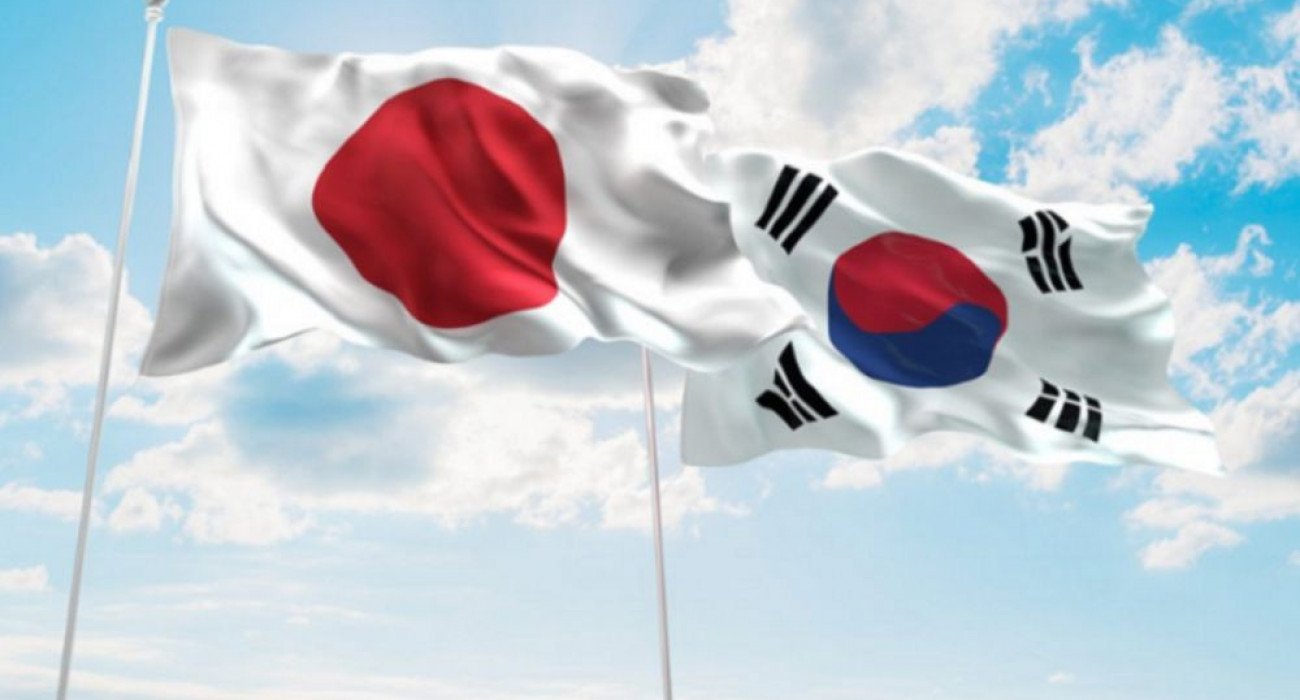 Әйелдердің ит стилін алғаны туралы онлайн бейнелерді қараңыз.