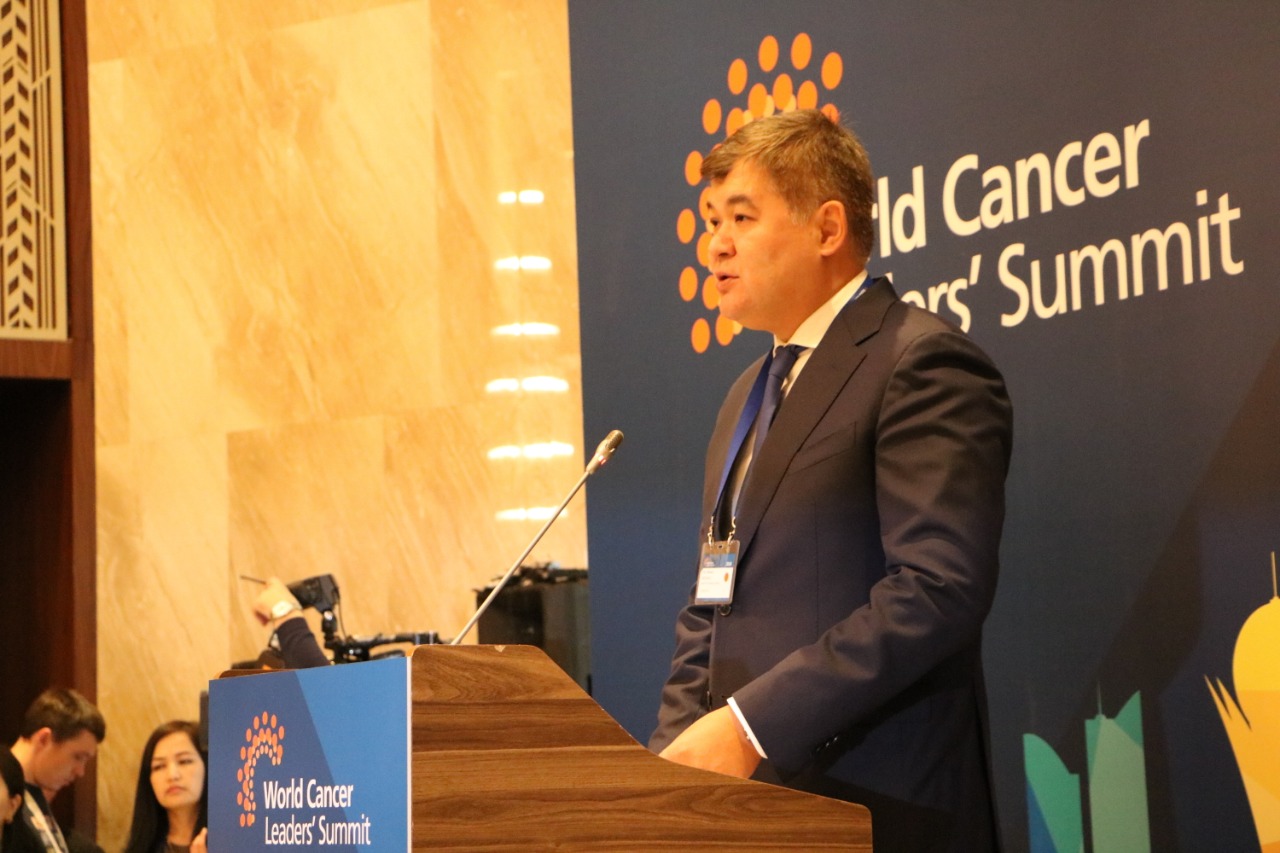 Қазақстанда тұңғыш рет әлем онкологтарының үлкен саммиті өтуде