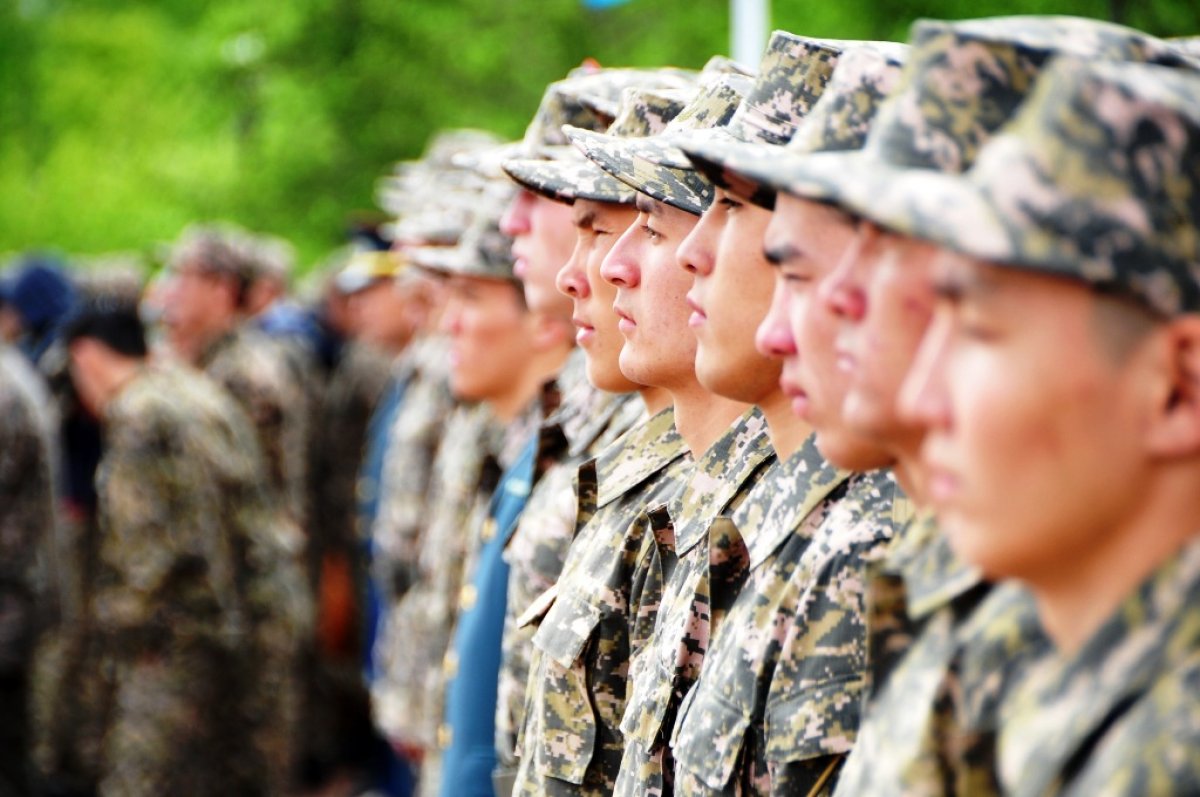 Еліміздің батысындағы әскери қызметшілер жылдың қорытынды тексерісін тапсыруда