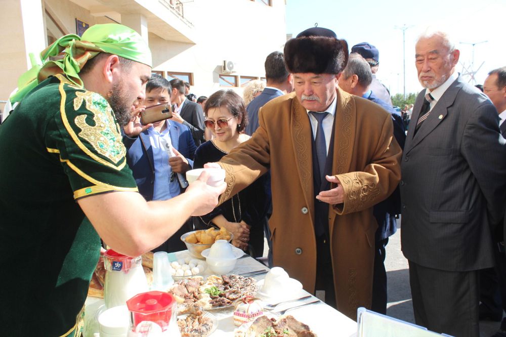 Ассамблея мүшелері ескі мерекені еске салды