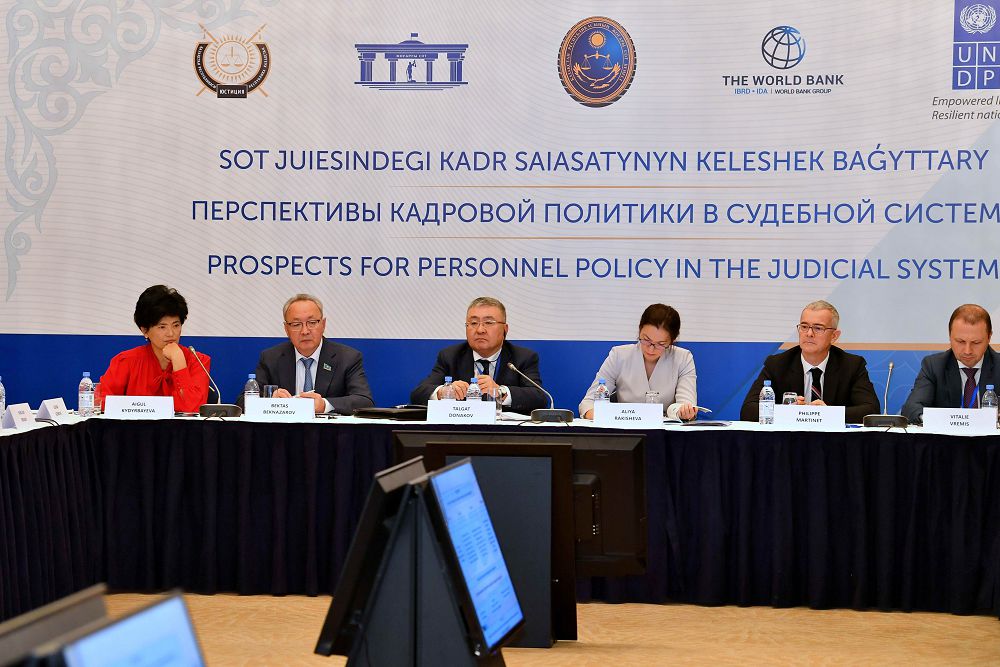 Б.Бекназаров Сот кеңесі ұйымдастырған дөңгелек үстелге қатысты