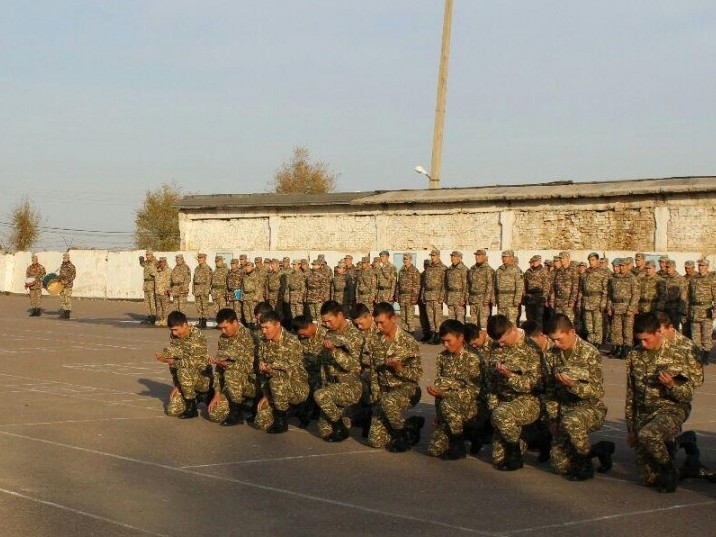 Алматылық 45 жігіт әскери борышын өтеуге Өскеменге кетті