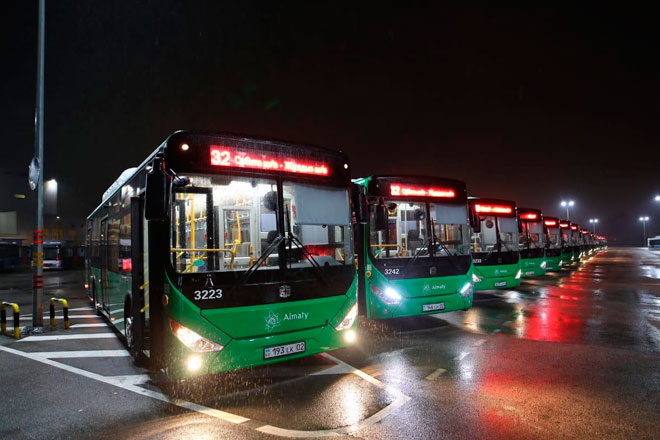 Алматыда 32 бағыт бойынша жаңа автобустар жүре бастады