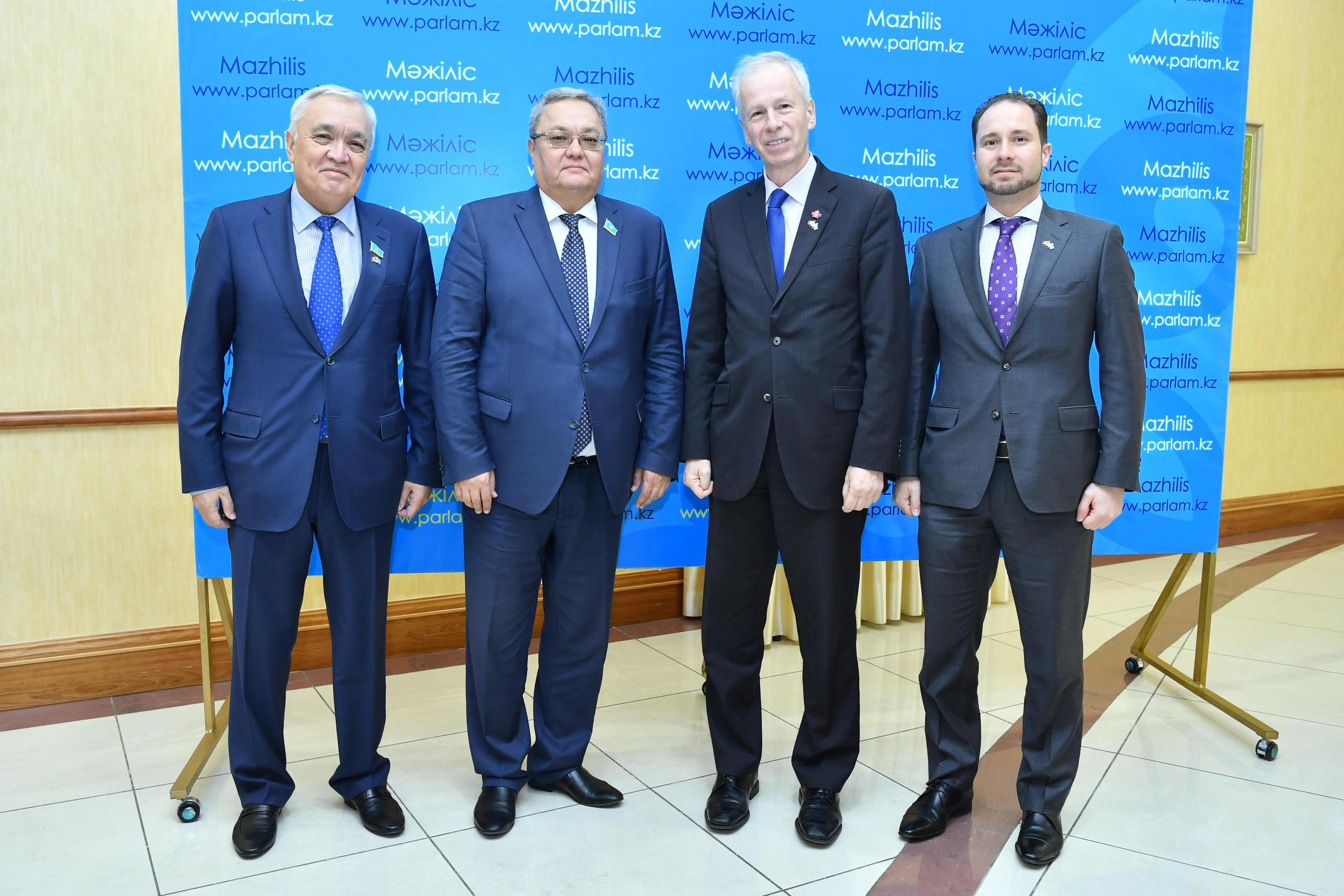 Мәжіліске Канада Премьер-министрінің арнайы өкілі келді