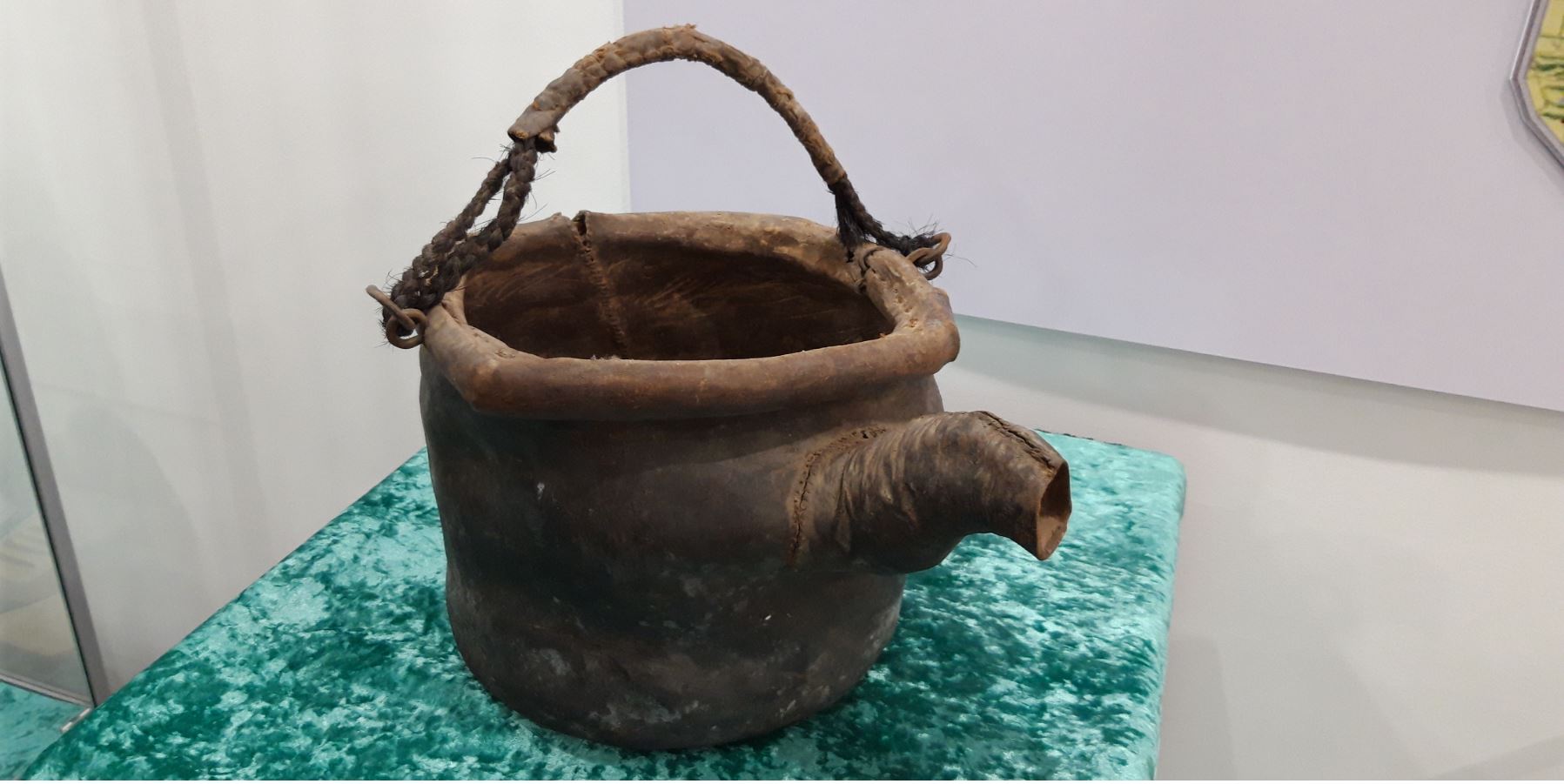 Көнеден келген көнек