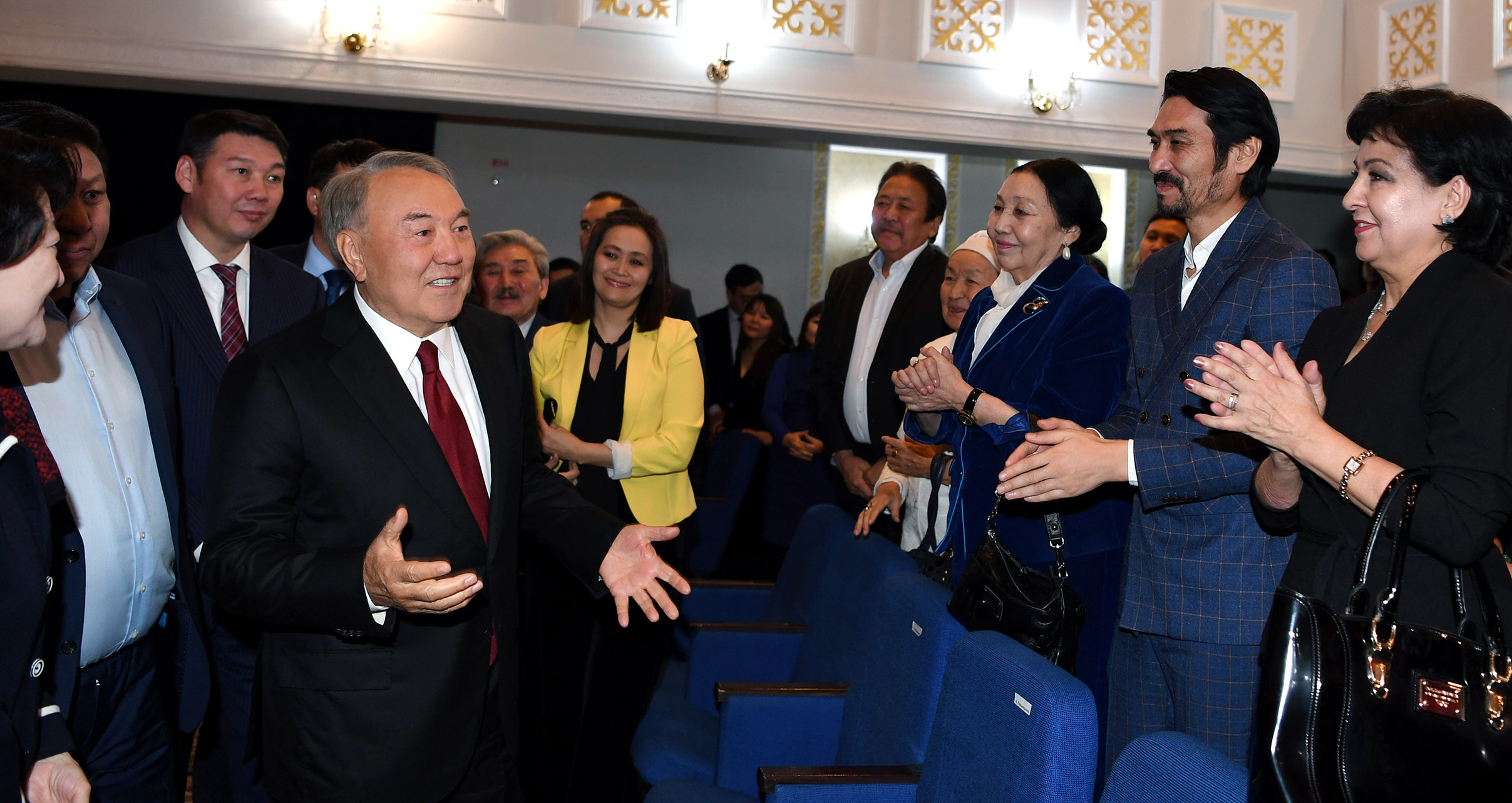 Нұрсұлтан Назарбаев «Тыраулап ұшқан тырналар» спектакліне барды