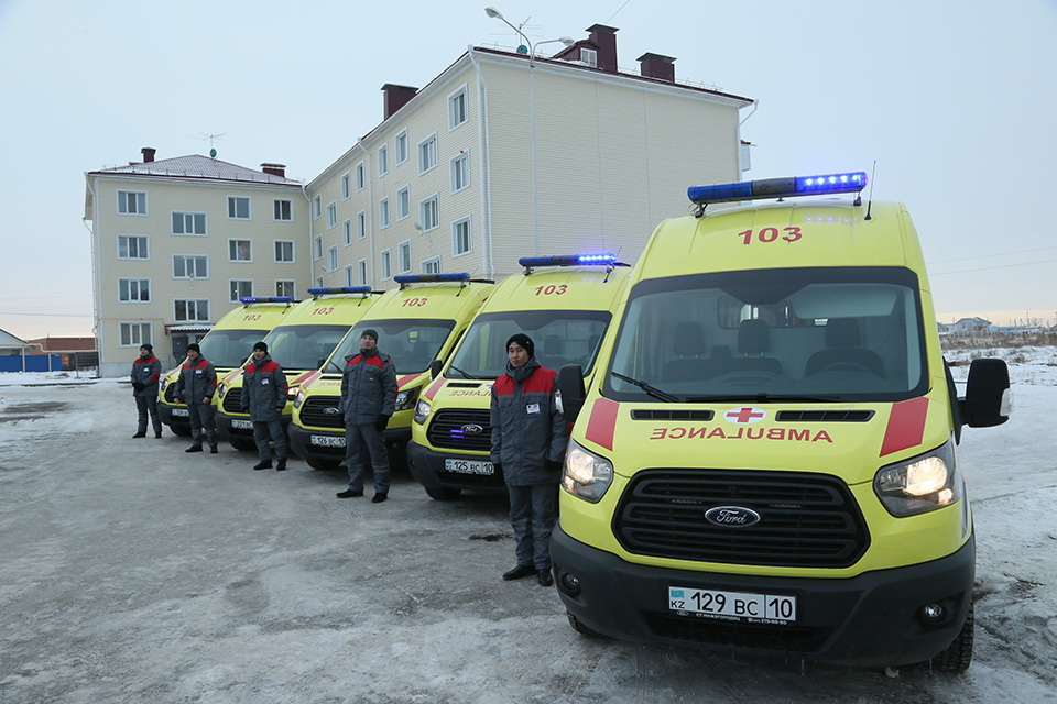 «Біз осы өңірге тұру үшін келдік» – дейді пәтер кілтін алған дәрігерлер