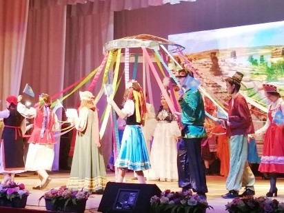 Тіл тұғыры биіктей бермек