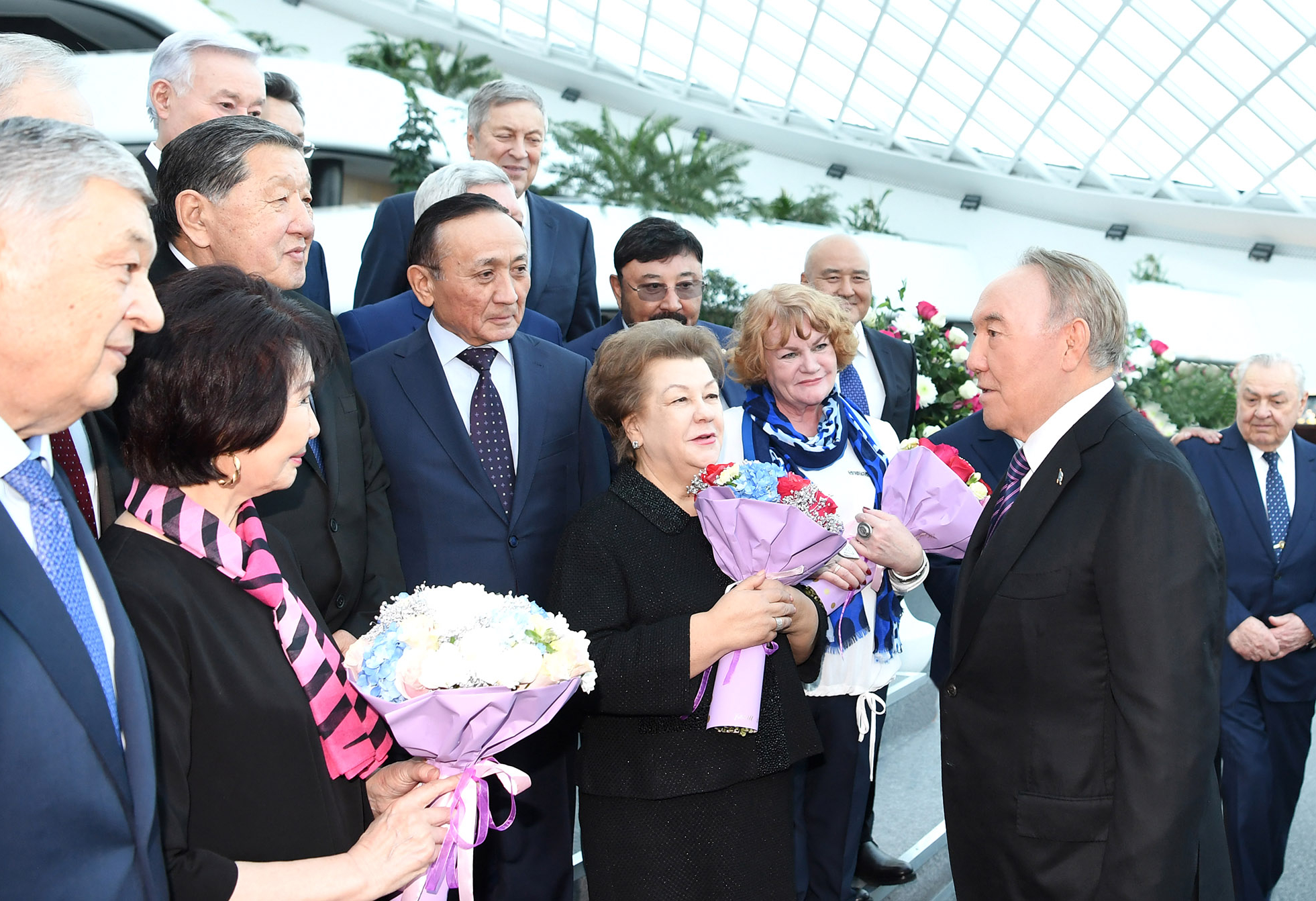 Нұрсұлтан Назарбаев елорданың алғашқы құрылысына атсалысушылармен кездесті