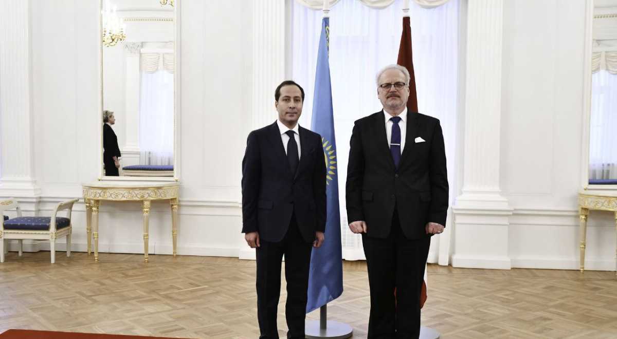 Қазақстан Елшісі Латвия Президентіне сенім грамоталарын тапсырды