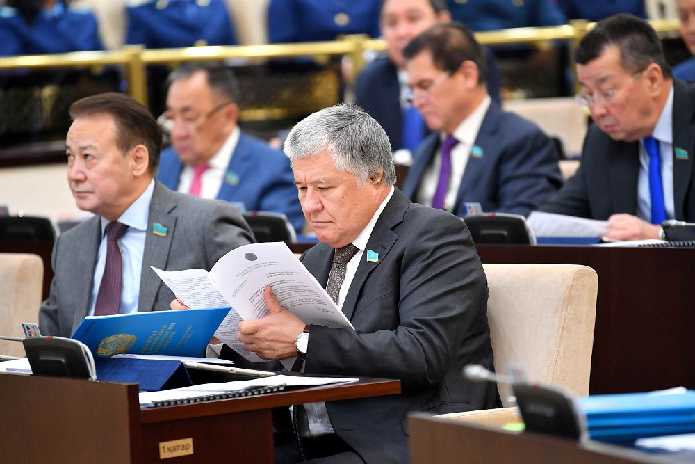 Парламент Сенатының отырысында депутаттық сауалдар тыңдалды