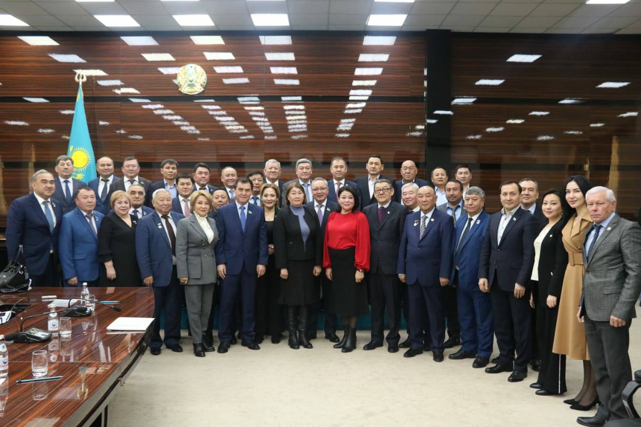 Шымкент:Сенат төрағасының орынбасары мәслихат депутаттарымен кездесті