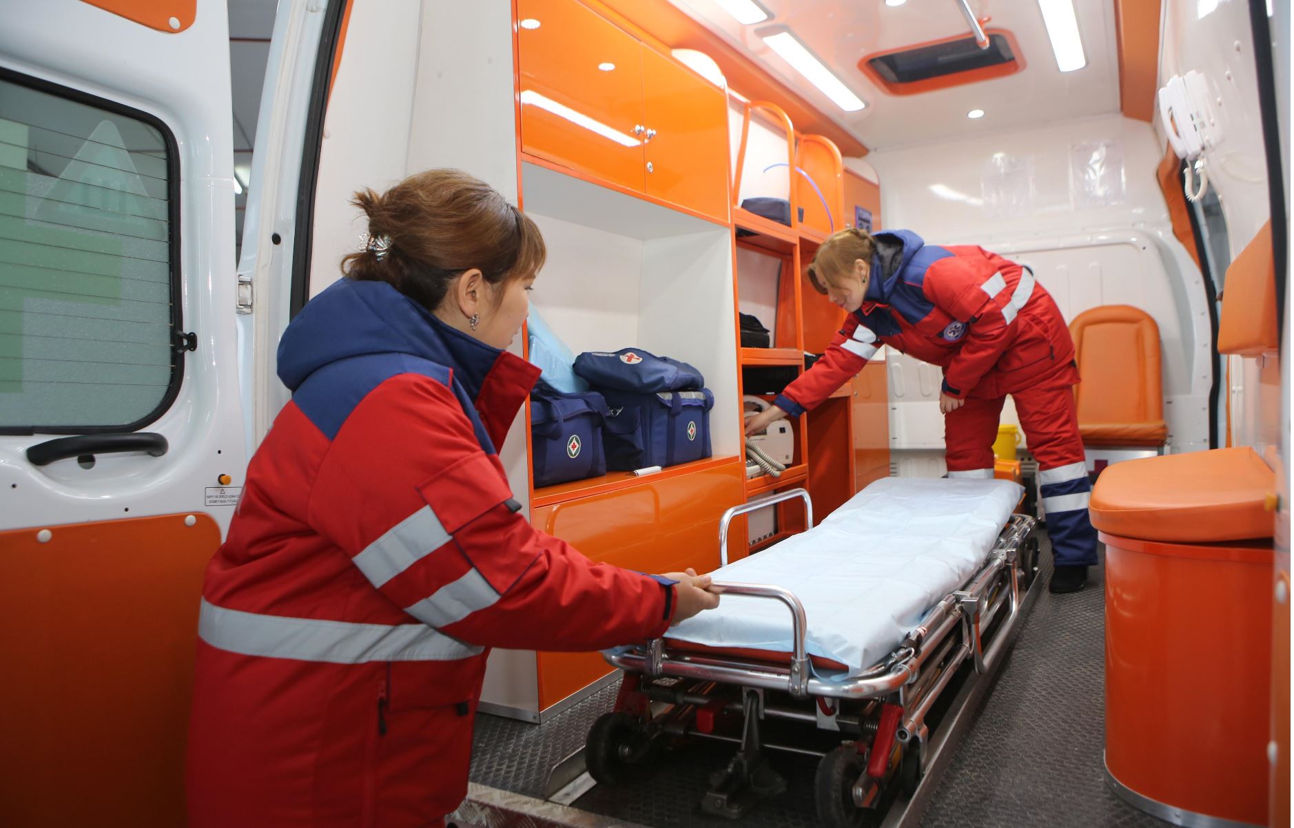 Порно жас және үлкен мүшесі